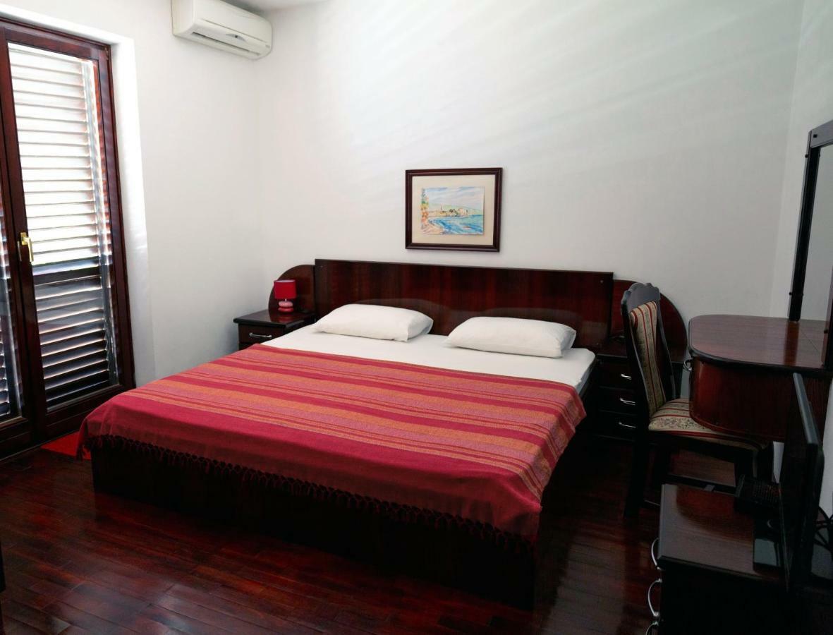 Villa Sara Guesthouse سفيتي ستيفان المظهر الخارجي الصورة