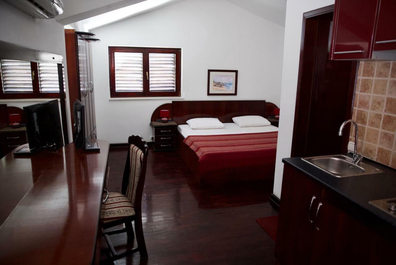 Villa Sara Guesthouse سفيتي ستيفان المظهر الخارجي الصورة