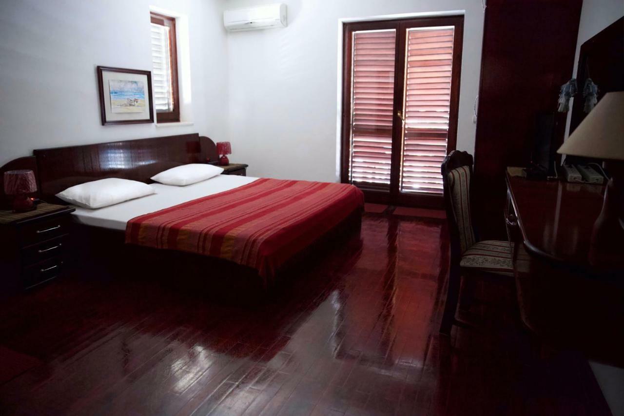 Villa Sara Guesthouse سفيتي ستيفان المظهر الخارجي الصورة